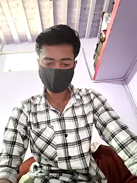 GirlsCrush  online show from February 13, 6:42 am