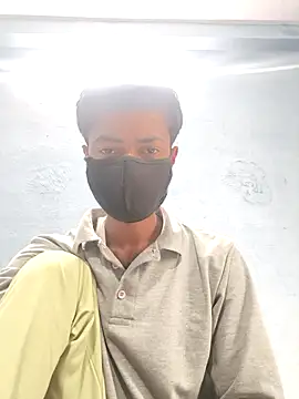 GirlsCrush  online show from February 19, 10:00 am