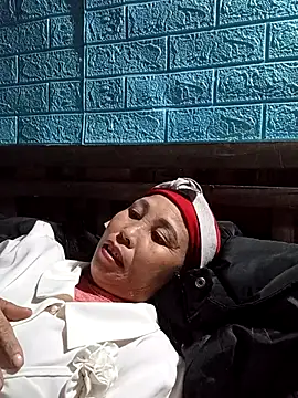 me-cute online show from January 11, 3:50 pm