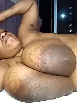 HappygalTheQueen online show from March 24, 6:35 pm