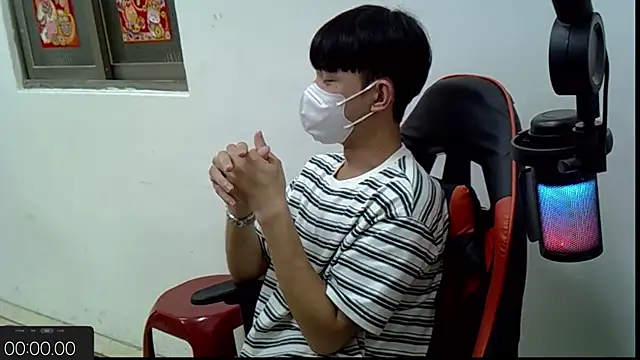 Snapshot of zhu000000 chatting on October 13, 4:56 am zhu000000 online show from October 13, 4:56 am