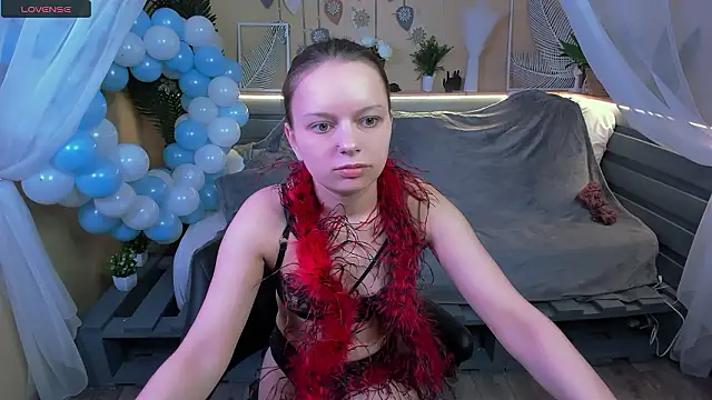 Snapshot of Bloom_evl chatting on February 19, 7:43 pm Bloom evl online show from February 19, 7:43 pm