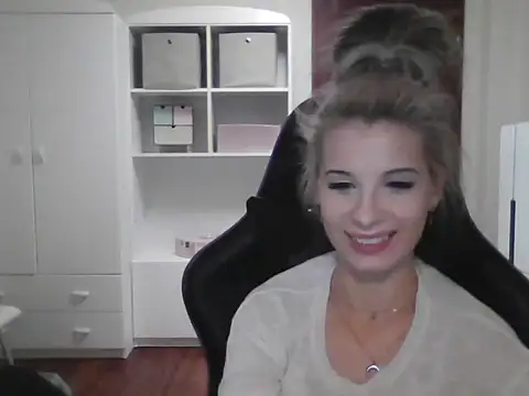 KristineGlow online show from October 10, 6:18 pm