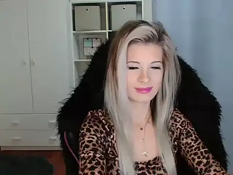 KristineGlow online show from November 8, 8:14 am