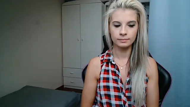 KristineGlow online show from July 28, 5:12 pm