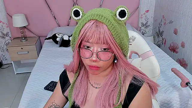 SafiroAgataaa online show from September 28, 8:20 am