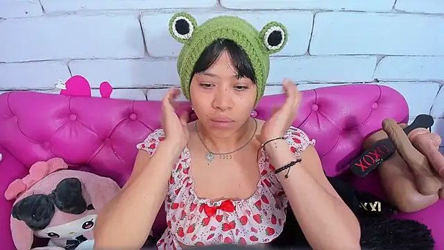 SafiroAgataaa online show from November 9, 2:43 am