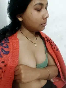 Snapshot of Vaani_Cutie chatting on February 12, 5:08 pm Vaani Cutie online show from February 12, 5:08 pm