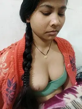 Snapshot of Vaani_Cutie chatting on February 14, 2:03 pm Vaani Cutie online show from February 14, 2:03 pm