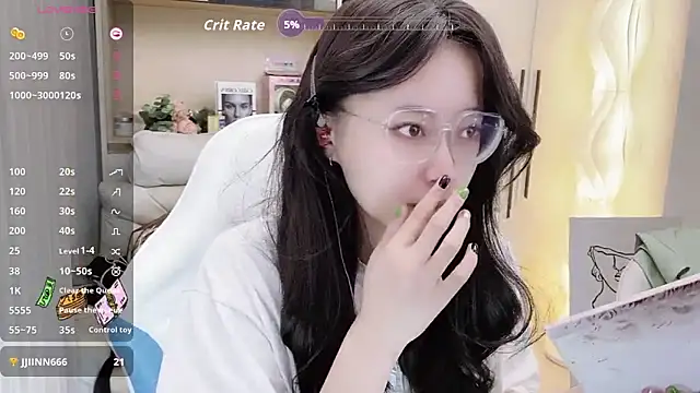 Snapshot of Naiyi-babe chatting on October 16, 1:23 pm Naiyi-babe online show from October 16, 1:23 pm