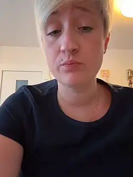 Snapshot of Rozendefotz chatting on February 24, 4:05 pm Rozendefotz online show from February 24, 4:05 pm