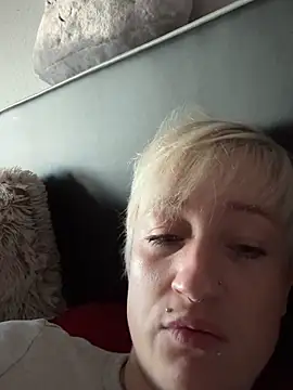 Snapshot of Rozendefotz chatting on February 25, 6:34 am Rozendefotz online show from February 25, 6:34 am