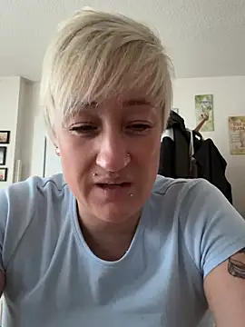 Snapshot of Rozendefotz chatting on March 2, 7:09 am Rozendefotz online show from March 2, 7:09 am