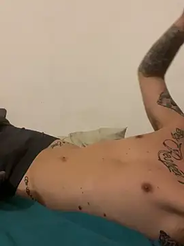 Snapshot of pimousssse chatting on October 30, 11:49 pm pimousssse online show from October 30, 11:49 pm