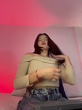 BrunnetAri  online show from May 28, 3:31 pm
