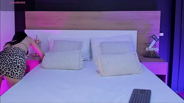 MiaTaylorSweet online show from January 18, 2:43 pm