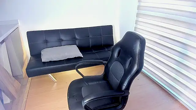 im jero online show from November 26, 10:22 pm