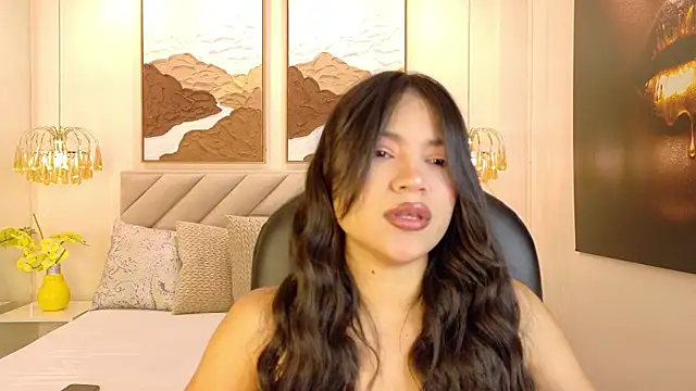 kendalFox  online show from October 10, 12:15 pm