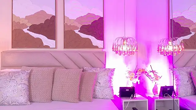 kendalFox  online show from December 4, 1:59 am