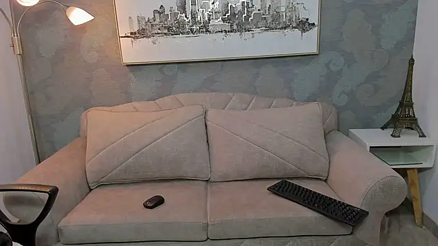 Lucia jane online show from January 6, 8:01 pm