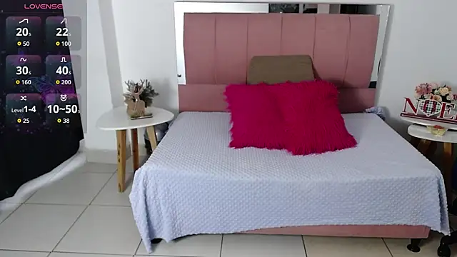 SammySmall F w online show from December 18, 9:32 pm