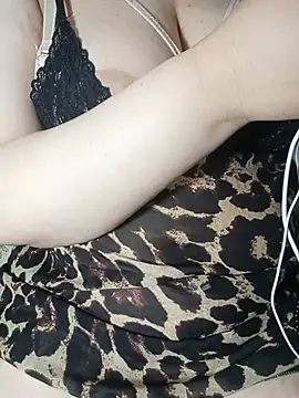 Aomtiz8 online show from July 13, 6:00 pm