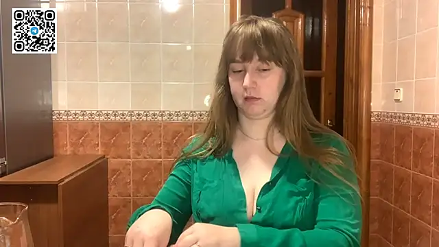 MaroonMoon  online show from October 22, 7:46 pm