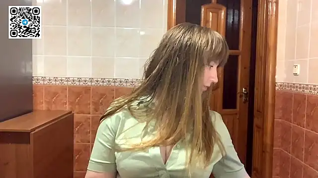 MaroonMoon  online show from November 18, 8:35 pm