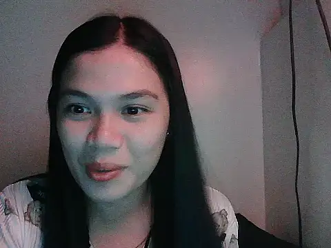 Snapshot of Zachariah_05 chatting on May 21, 1:40 pm Zachariah 05 online show from May 21, 1:40 pm