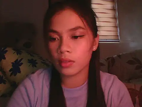 Snapshot of Zachariah_05 chatting on May 23, 8:07 am Zachariah 05 online show from May 23, 8:07 am