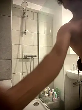 Snapshot of shiitposter_male chatting on January 7, 4:42 pm shiitposter male online show from January 7, 4:42 pm