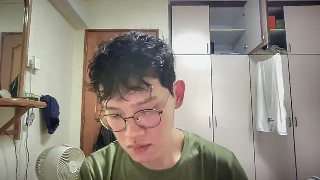 Snapshot of Passionatetwink2 chatting on September 11, 4:34 am Passionatetwink2 online show from September 11, 4:34 am