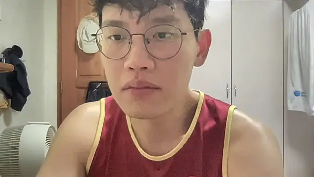 Snapshot of Passionatetwink2 chatting on September 14, 12:10 am Passionatetwink2 online show from September 14, 12:10 am