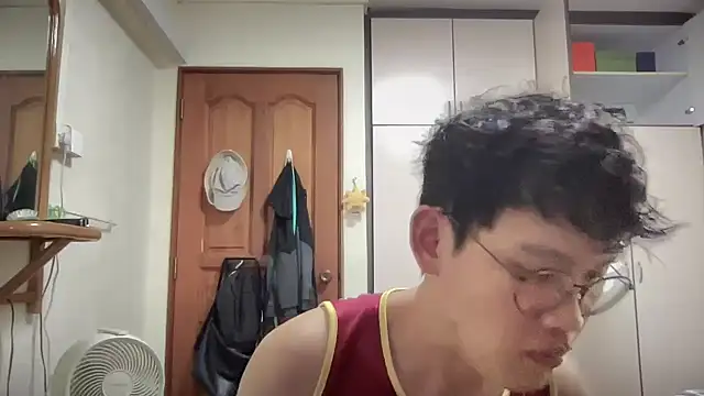 Snapshot of Passionatetwink2 chatting on September 17, 5:42 am Passionatetwink2 online show from September 17, 5:42 am