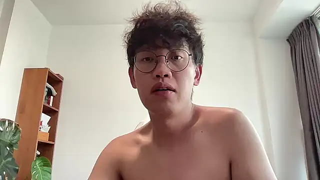 Snapshot of Passionatetwink2 chatting on October 27, 8:18 am Passionatetwink2 online show from October 27, 8:18 am