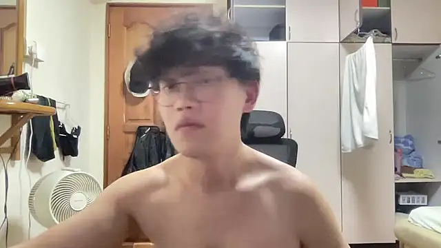 Snapshot of Passionatetwink2 chatting on November 7, 11:43 am Passionatetwink2 online show from November 7, 11:43 am