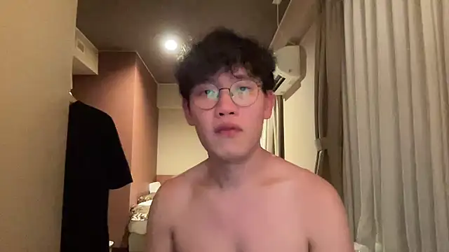 Snapshot of Passionatetwink2 chatting on December 21, 2:02 pm Passionatetwink2 online show from December 21, 2:02 pm