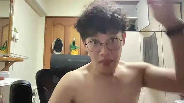 Snapshot of Passionatetwink2 chatting on January 17, 4:11 pm Passionatetwink2 online show from January 17, 4:11 pm