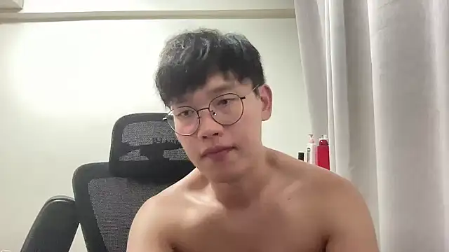 Passionatetwink2 online show from July 18, 8:29 am