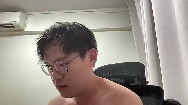 Passionatetwink2 online show from July 31, 1:10 pm