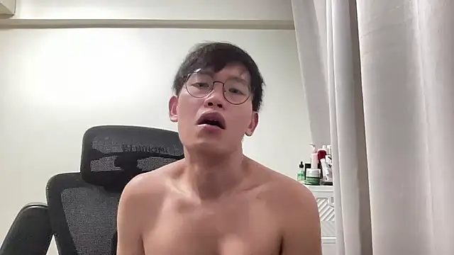 Passionatetwink2 online show from August 1, 3:33 pm