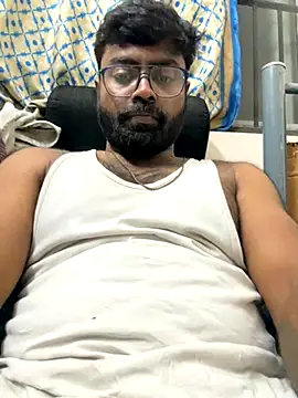 Snapshot of DJLOVE280825 chatting on October 13, 11:27 pm DJLOVE280825 online show from October 13, 11:27 pm