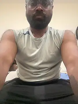 Snapshot of DJLOVE280825 chatting on February 16, 6:31 am DJLOVE280825 online show from February 16, 6:31 am