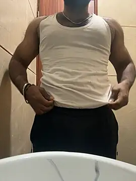 Snapshot of DJLOVE280825 chatting on February 16, 11:45 pm DJLOVE280825 online show from February 16, 11:45 pm