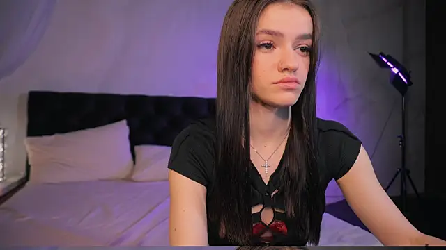 E l i z e  online show from November 21, 5:17 am