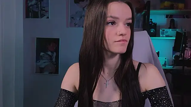 E l i z e  online show from February 19, 5:14 am