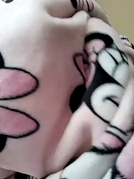 Snapshot of SexyGemBeautyX chatting on October 15, 12:27 pm SexyGemBeautyX online show from October 15, 12:27 pm