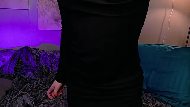 KikiMoor online show from October 6, 8:56 am