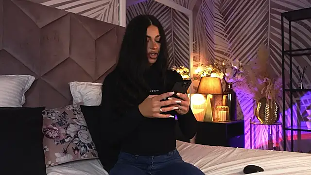 EvaRhea online show from March 30, 2:56 am