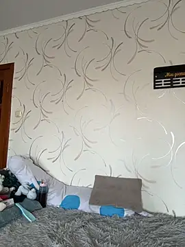 LunaMillie online show from March 13, 10:33 am